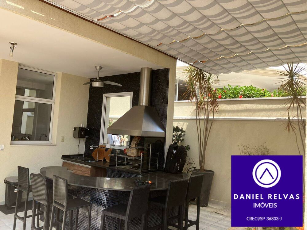 Casa à venda e aluguel com 5 quartos, 60m² - Foto 1
