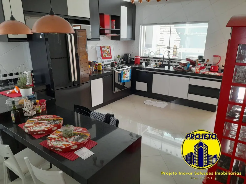 Sobrado, 4 quartos, 190 m² - Foto 1