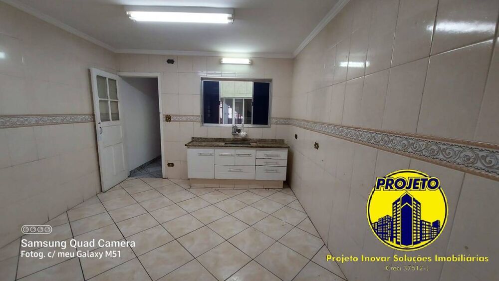Sobrado para alugar com 3 quartos, 180m² - Foto 2