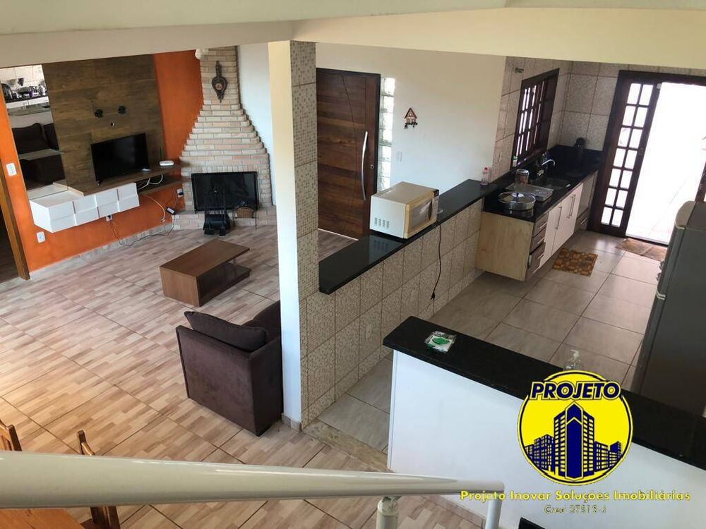 Sobrado à venda com 4 quartos, 320m² - Foto 1