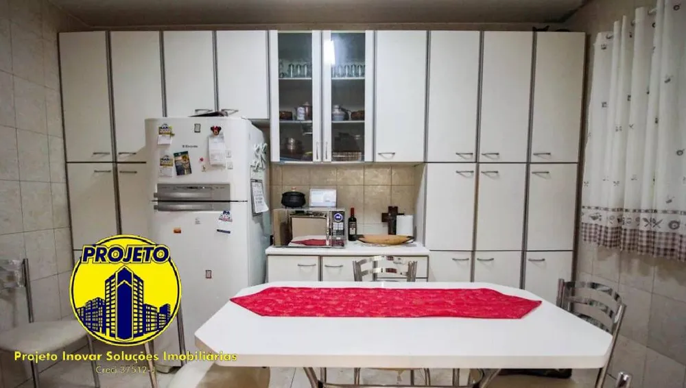 Casa, 4 quartos, 190 m² - Foto 1