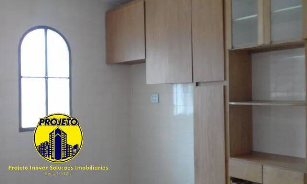 Sobrado à venda com 2 quartos, 240m² - Foto 2