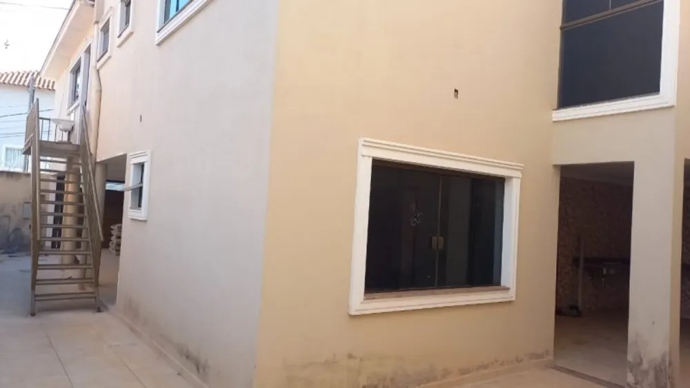 Casa, 4 quartos, 265 m² - Foto 1
