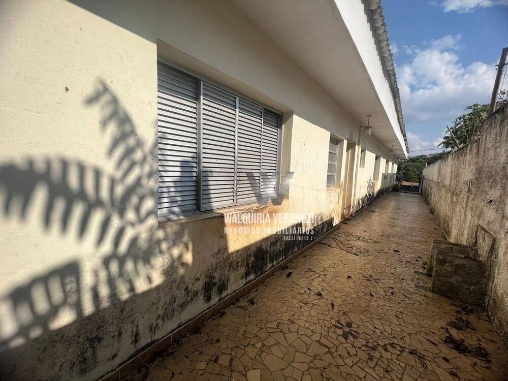 Casa à venda com 6 quartos, 329m² - Foto 7
