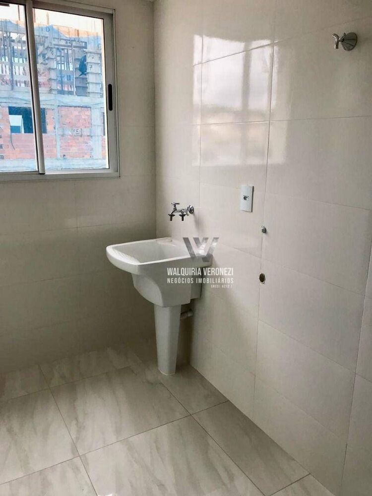Apartamento à venda com 3 quartos, 125m² - Foto 2