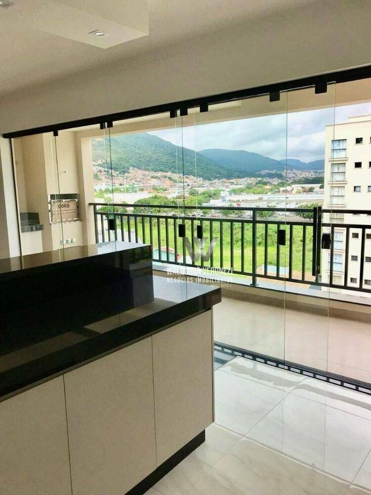 Apartamento à venda com 3 quartos, 125m² - Foto 1
