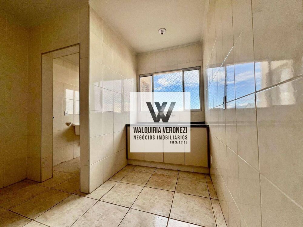 Apartamento à venda com 2 quartos, 77m² - Foto 2