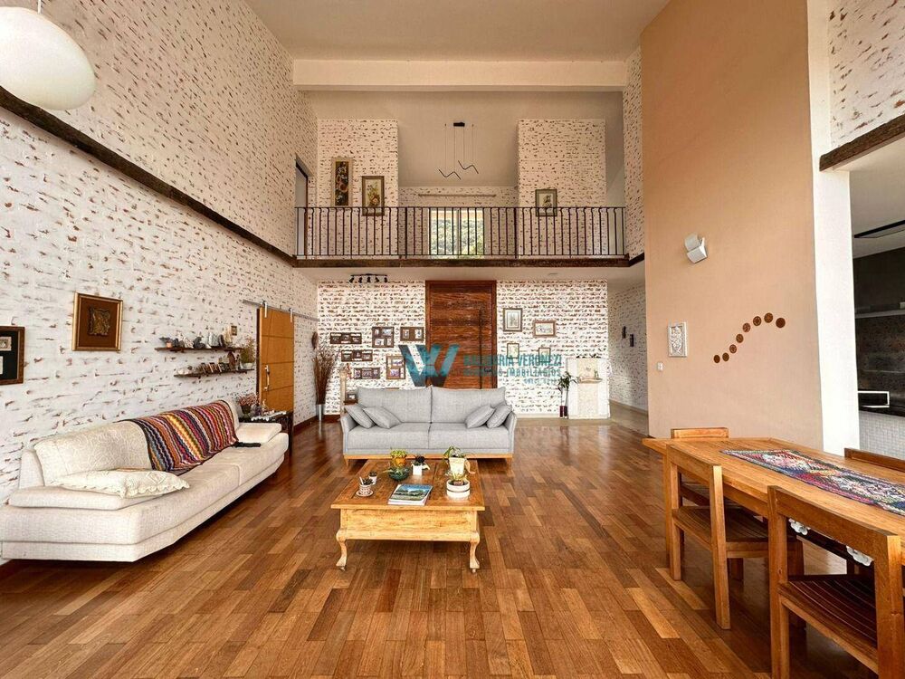 Casa à venda com 3 quartos, 329m² - Foto 2