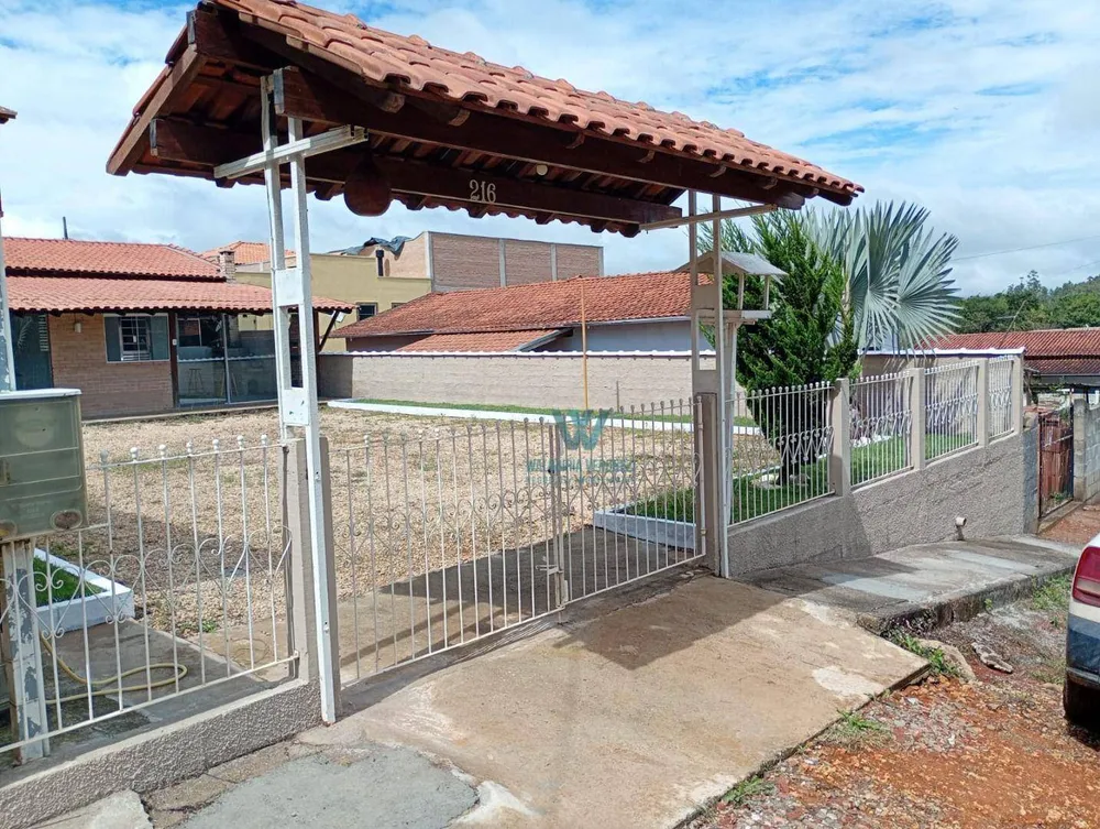 Chácara, 3 quartos, 300 m² - Foto 1