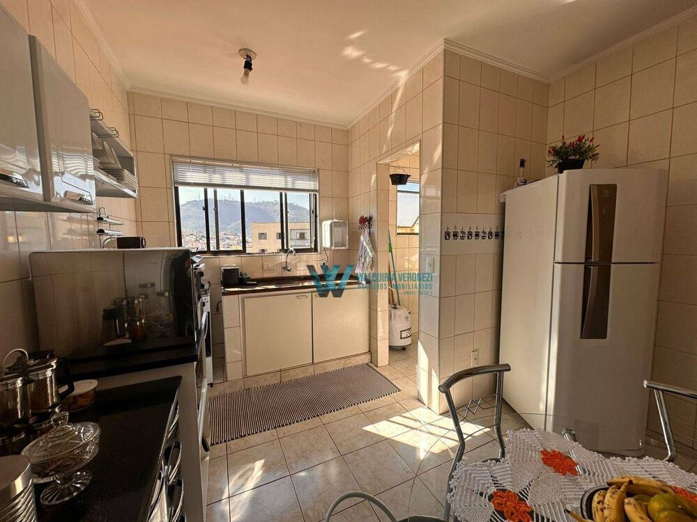 Apartamento à venda com 2 quartos, 80m² - Foto 1