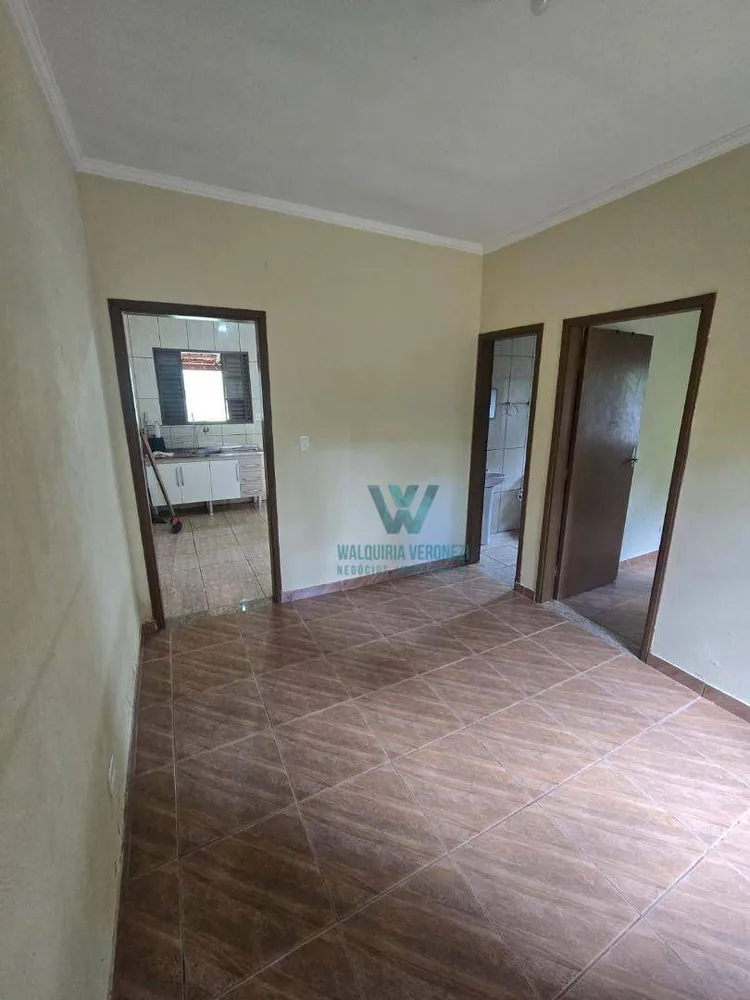 Chácara, 2 quartos, 1065 m² - Foto 2