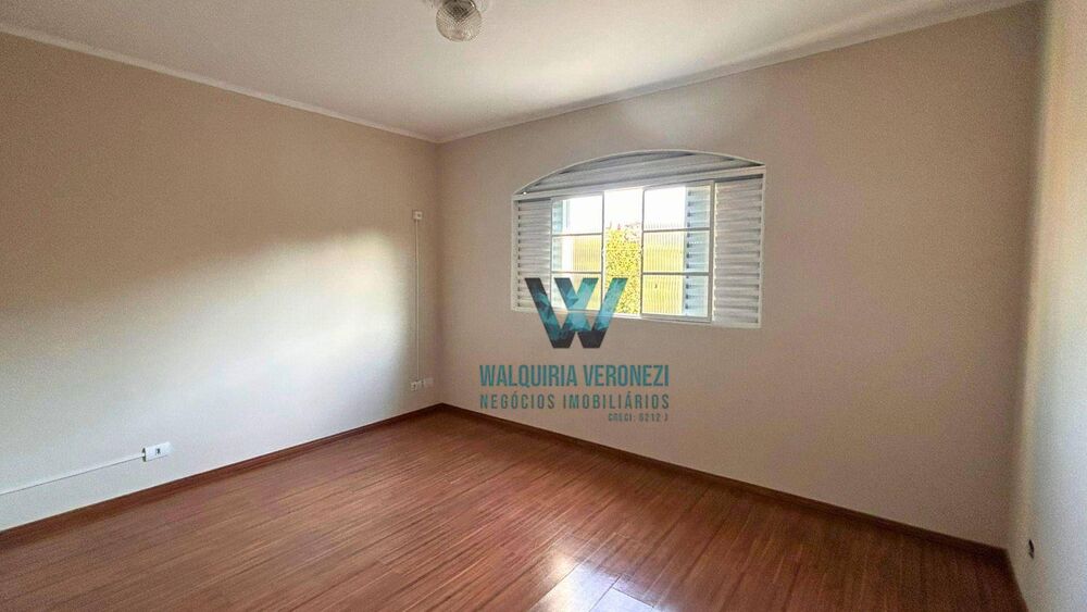 Casa à venda com 3 quartos, 200m² - Foto 2