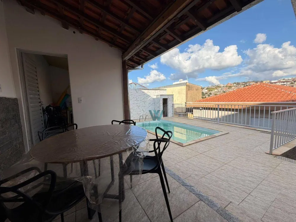 Casa, 3 quartos, 162 m² - Foto 1