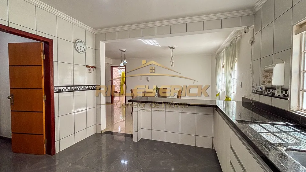 Casa, 4 quartos, 278 m² - Foto 2