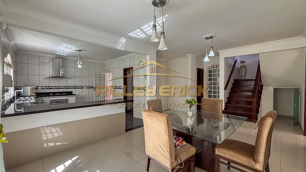 Casa, 4 quartos, 278 m² - Foto 1
