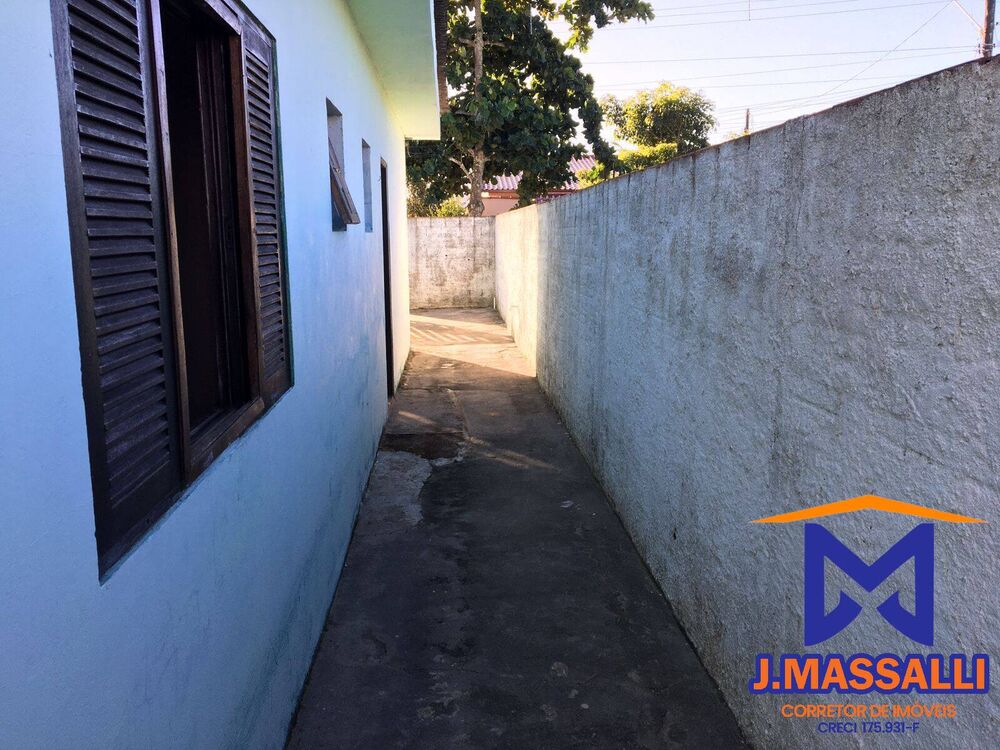 Casa à venda com 2 quartos, 250m² - Foto 1