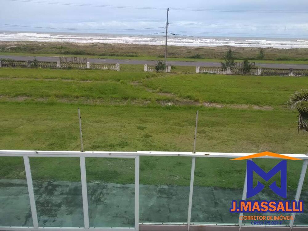 Casa à venda com 3 quartos, 220m² - Foto 2