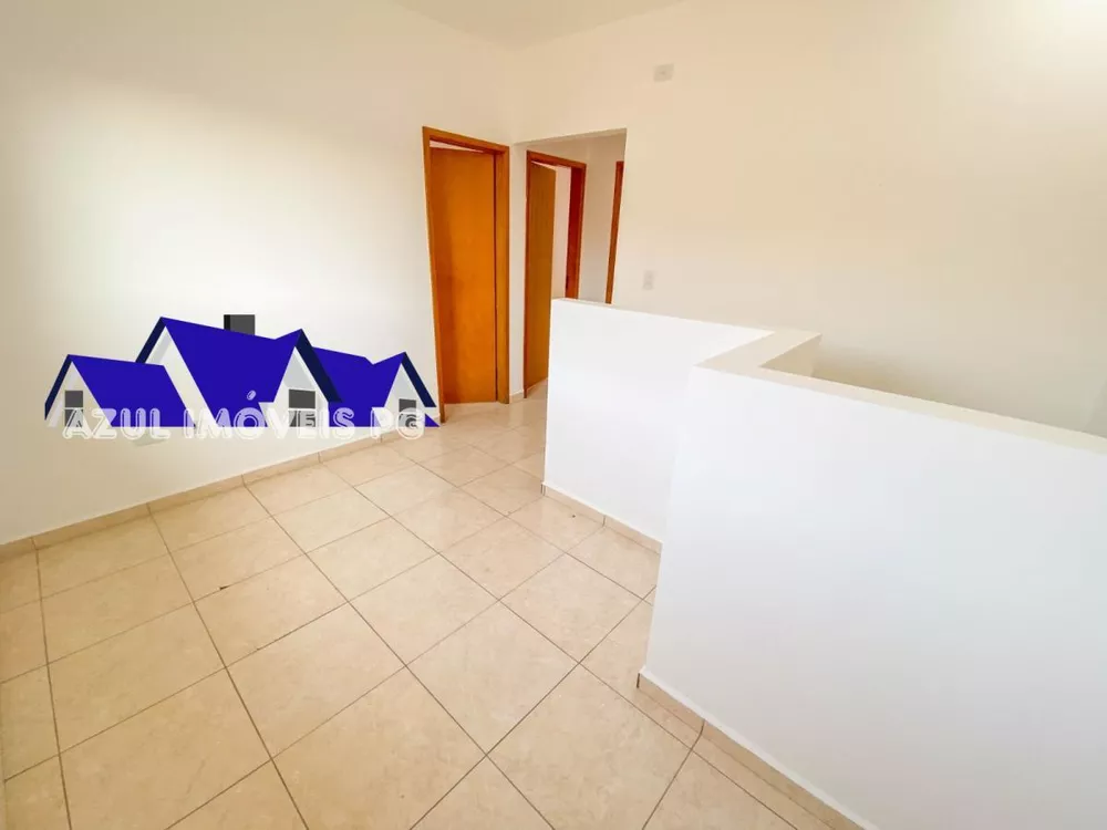 Casa à venda com 2 quartos, 60m² - Foto 1