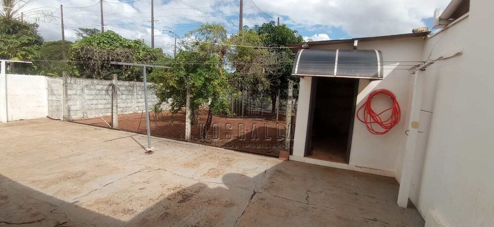 Casa à venda com 2 quartos, 138m² - Foto 4