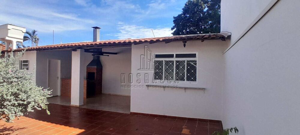 Casa à venda com 3 quartos, 194m² - Foto 2