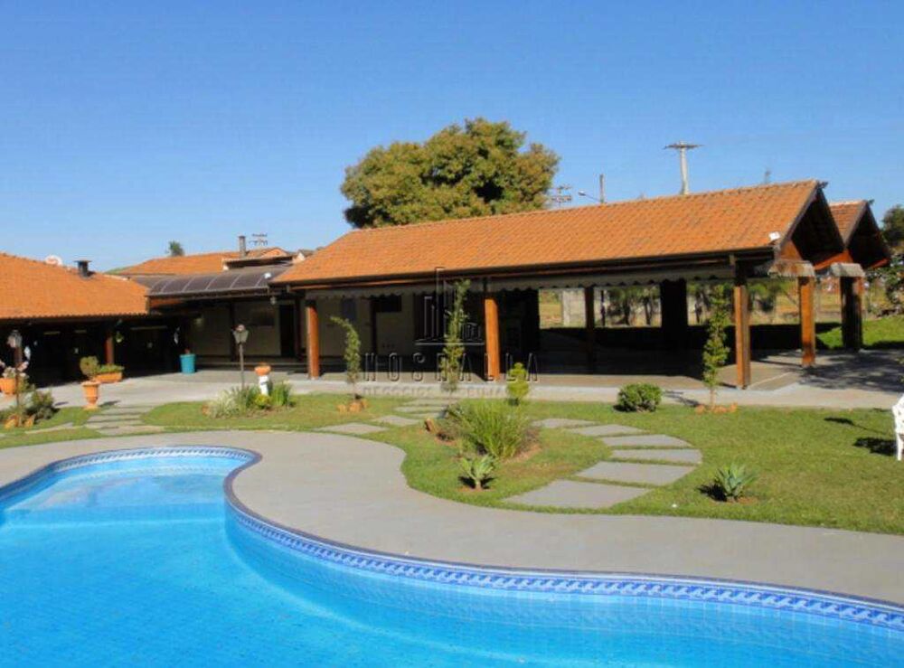Chácara à venda com 5 quartos, 2m² - Foto 1
