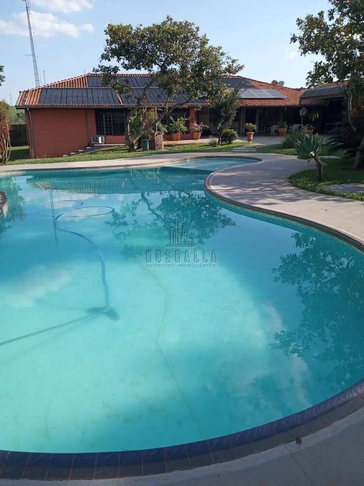 Chácara à venda com 5 quartos, 2m² - Foto 2