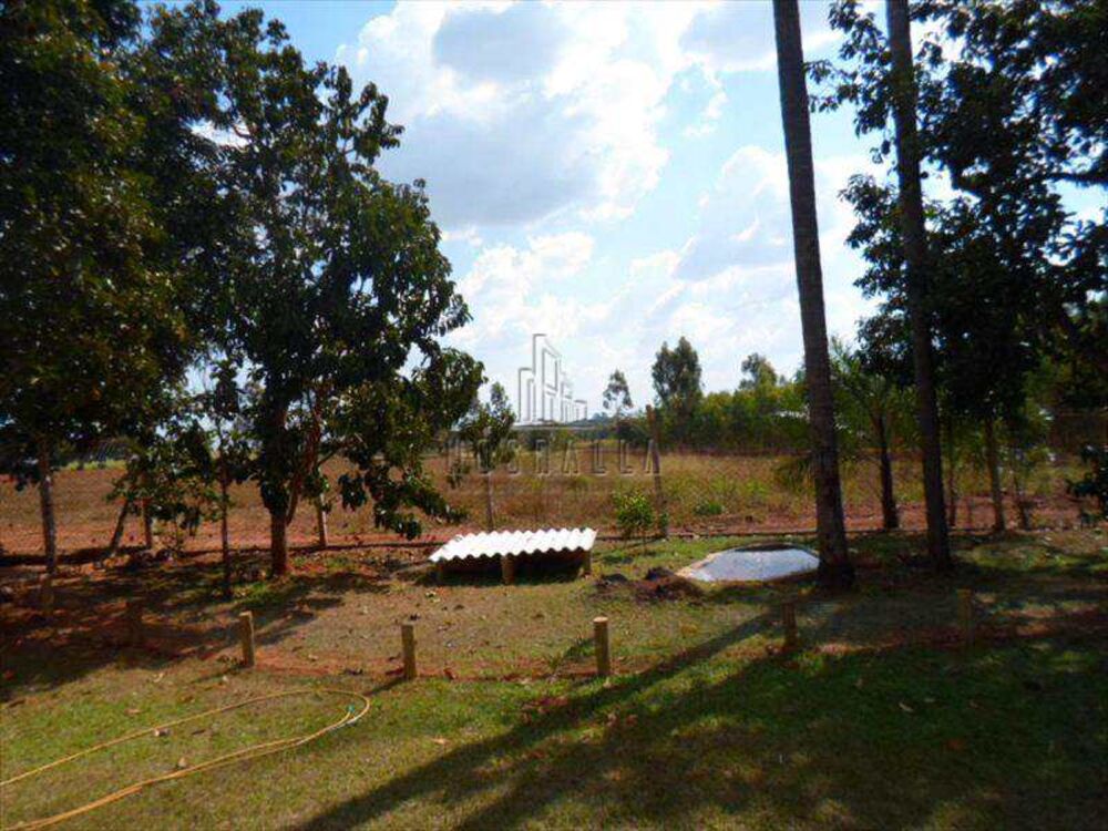 Chácara à venda com 3 quartos, 18m² - Foto 2
