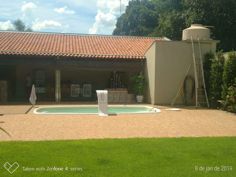 Chácara, 3 quartos, 1700 m² - Foto 1