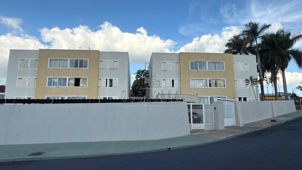 Apartamento para alugar com 3 quartos, 90m² - Foto 2