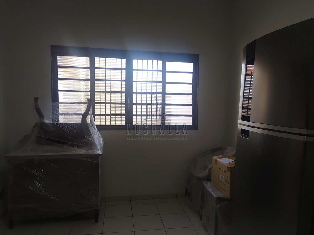 Casa à venda com 2 quartos, 246m² - Foto 2