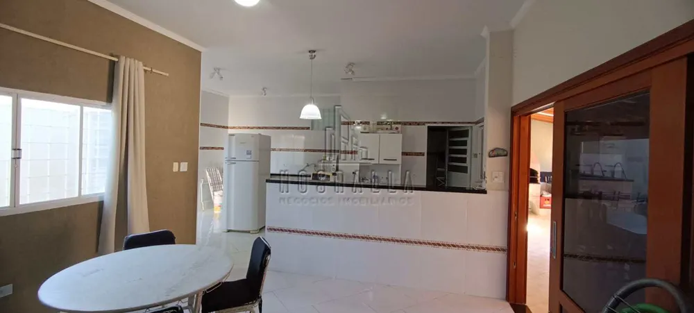 Casa, 3 quartos, 193 m² - Foto 1