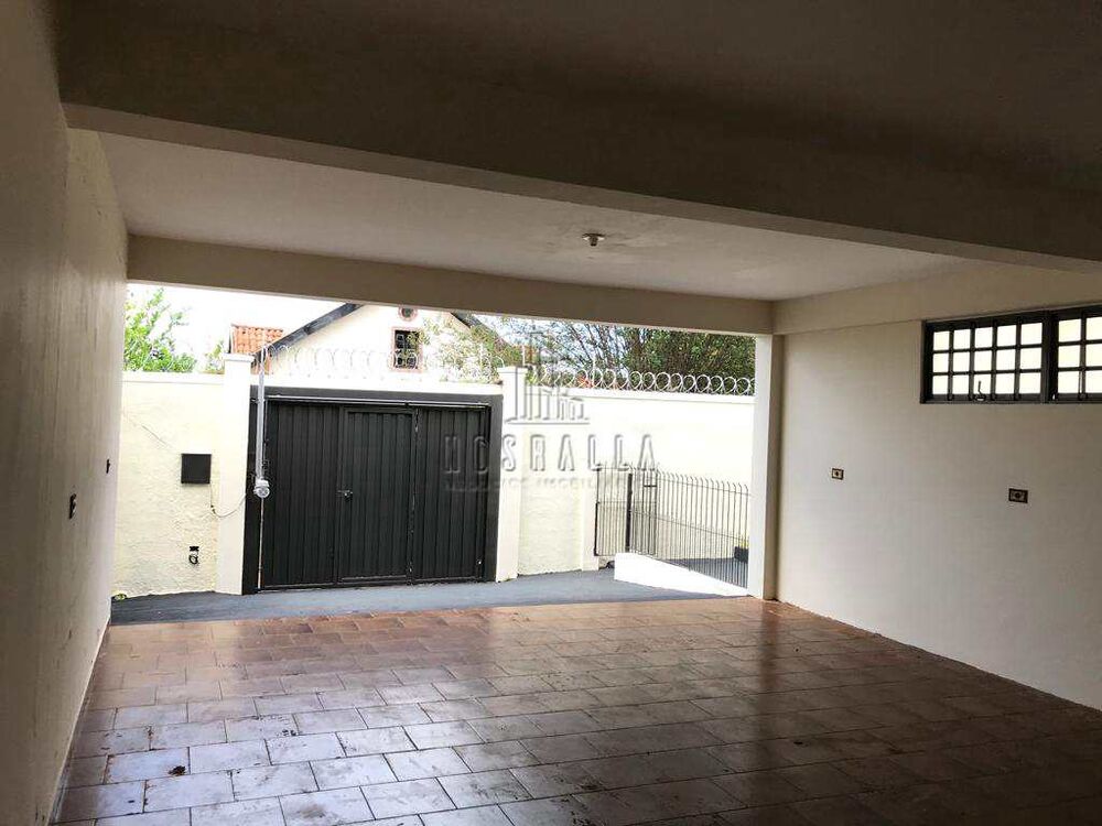 Casa à venda com 3 quartos, 287m² - Foto 1