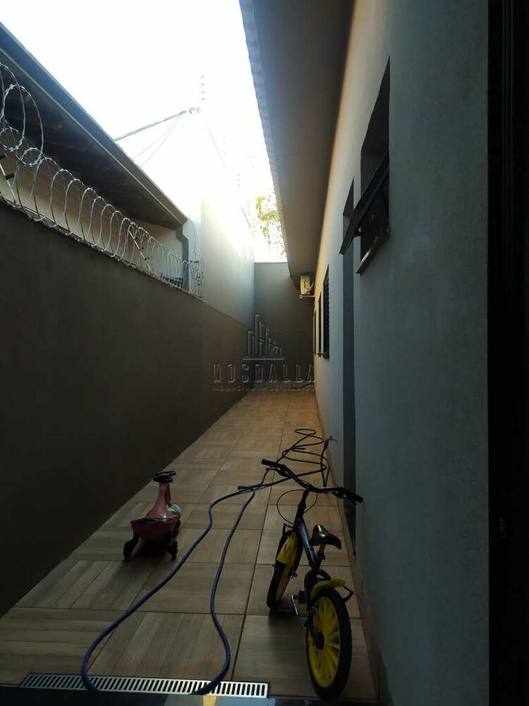 Casa à venda com 3 quartos, 222m² - Foto 20