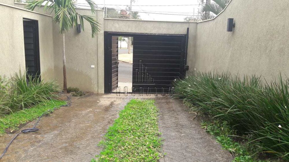 Casa à venda com 1 quarto, 360m² - Foto 2