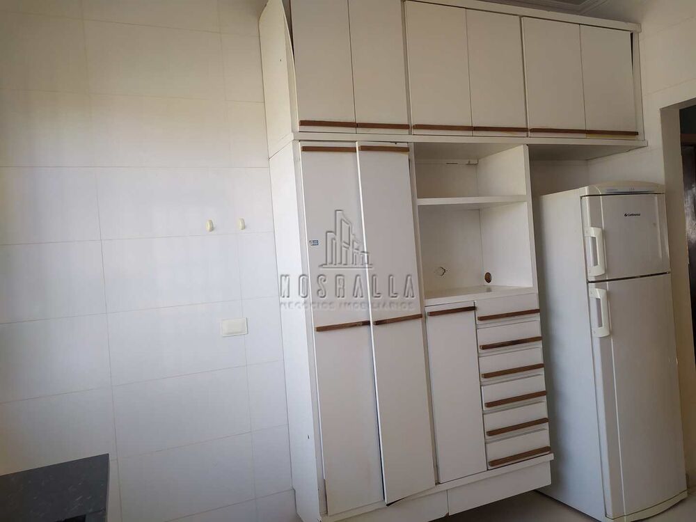 Casa à venda com 4 quartos, 187m² - Foto 2