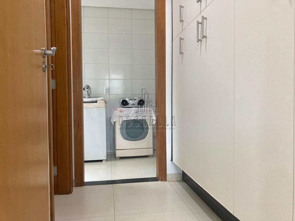 Sobrado à venda com 4 quartos, 348m² - Foto 2