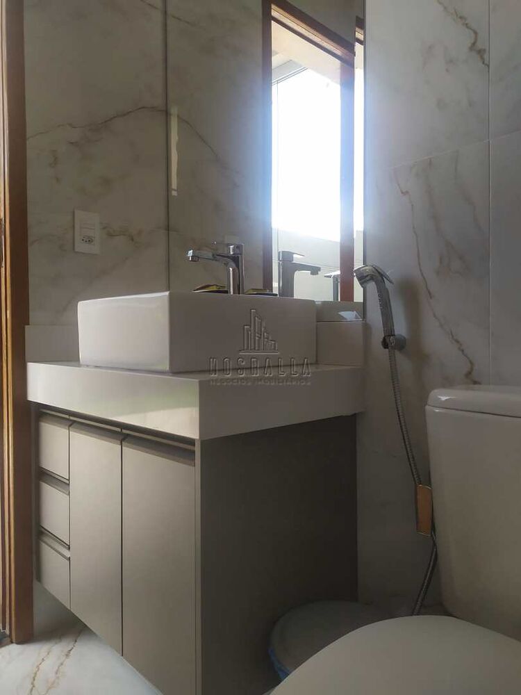 Casa à venda com 3 quartos, 360m² - Foto 2