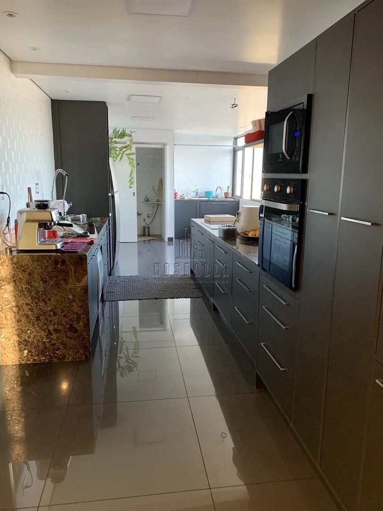 Apartamento à venda com 3 quartos, 138m² - Foto 2