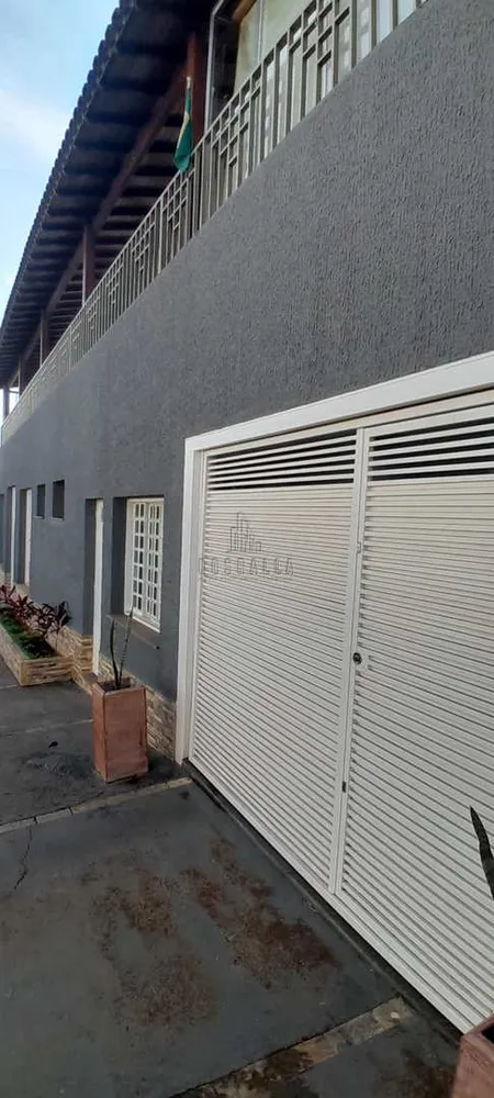 Sobrado, 3 quartos, 427 m² - Foto 1