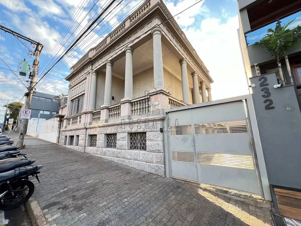 Casa à venda com 4 quartos, 542m² - Foto 1