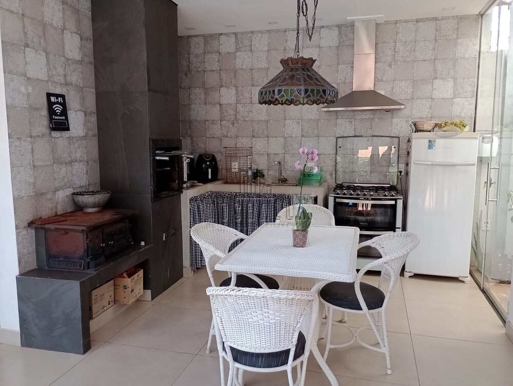 Sobrado à venda com 3 quartos, 270m² - Foto 4