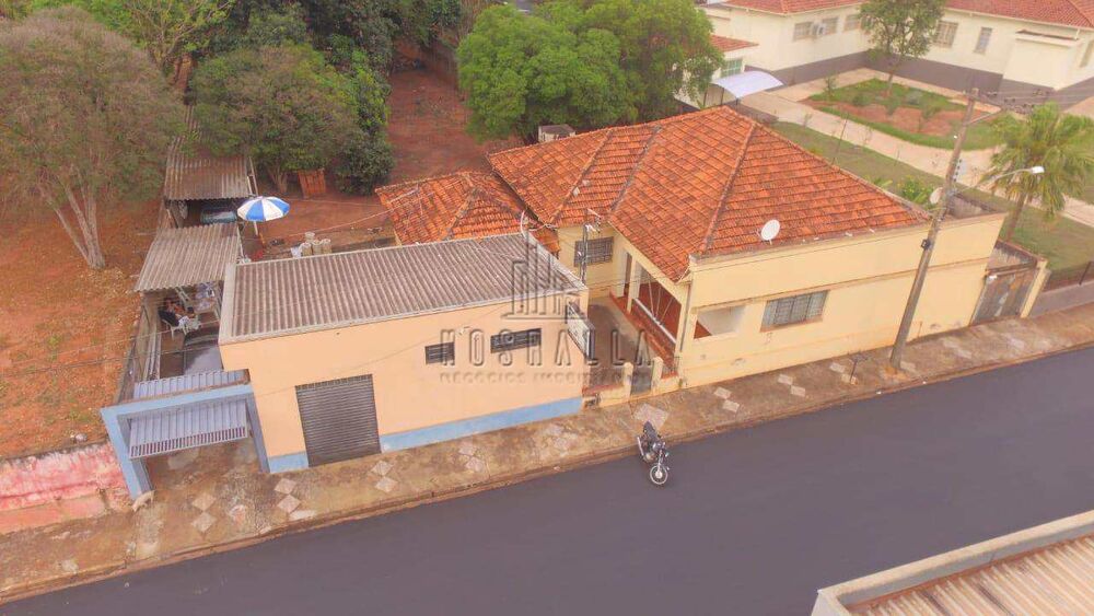 Casa, 3 quartos, 194 m² - Foto 1