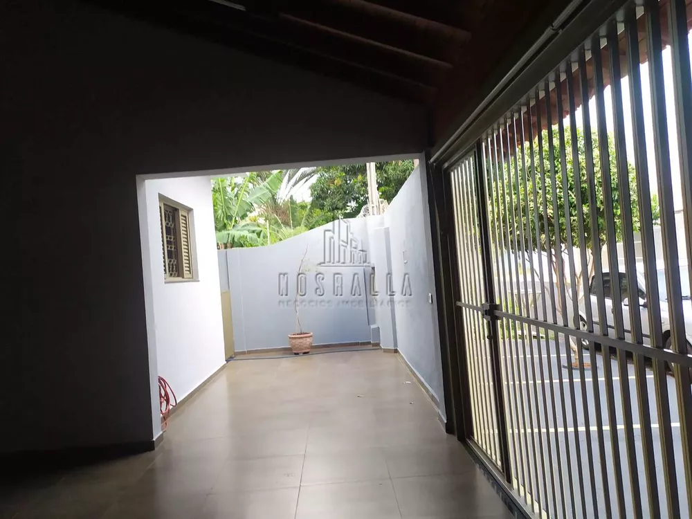 Casa à venda com 3 quartos, 240m² - Foto 3