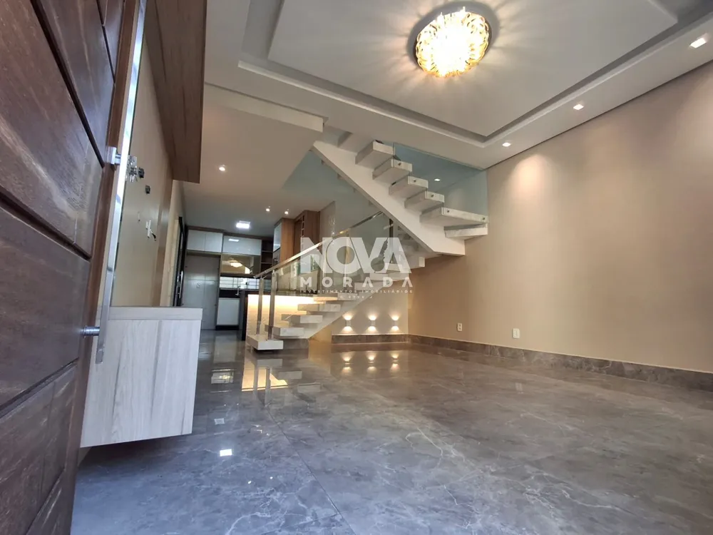 Casa, 4 quartos, 220 m² - Foto 2