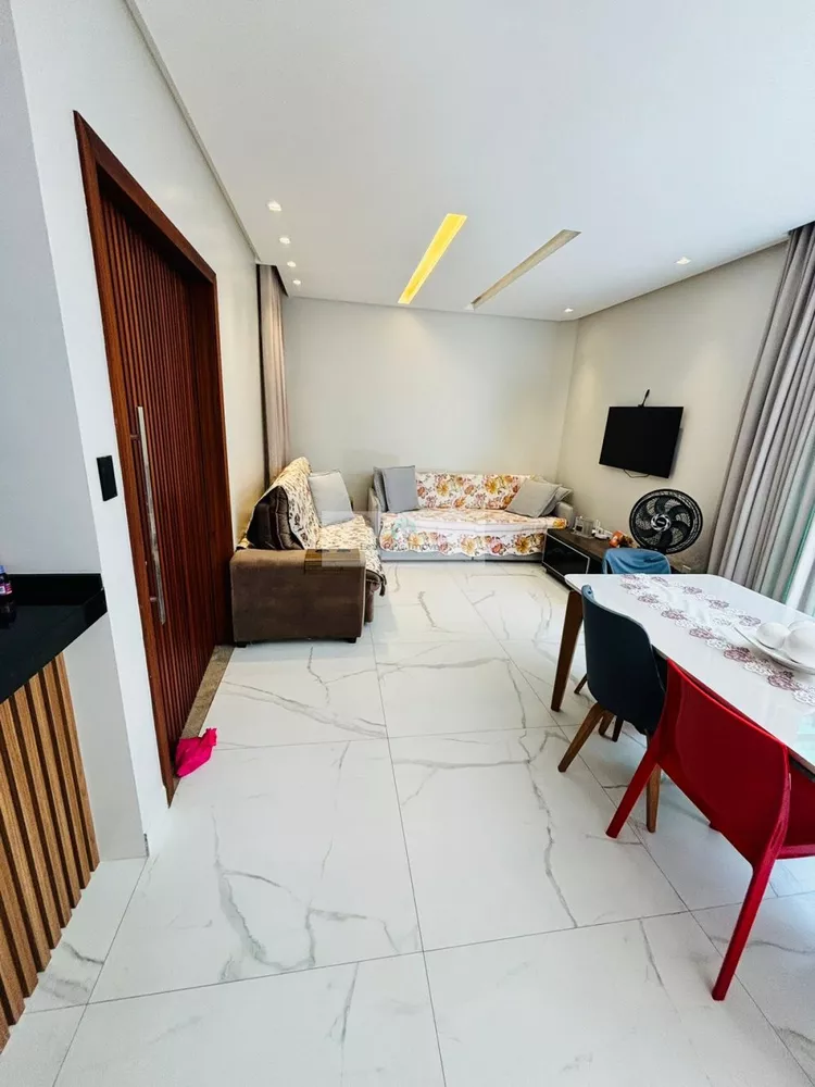 Casa à venda com 3 quartos, 250m² - Foto 4