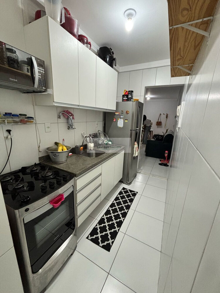 Apartamento à venda com 3 quartos, 70m² - Foto 2