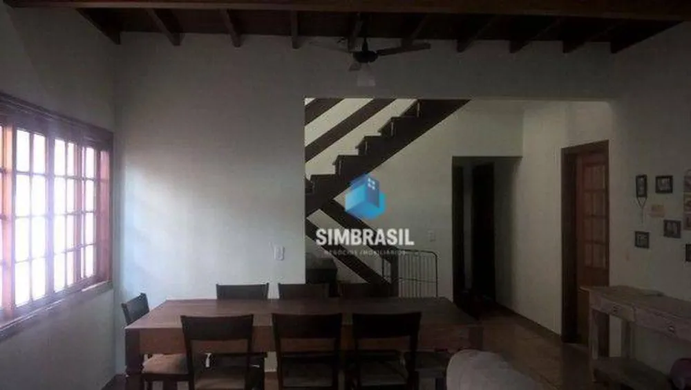 Casa, 4 quartos, 212 m² - Foto 2