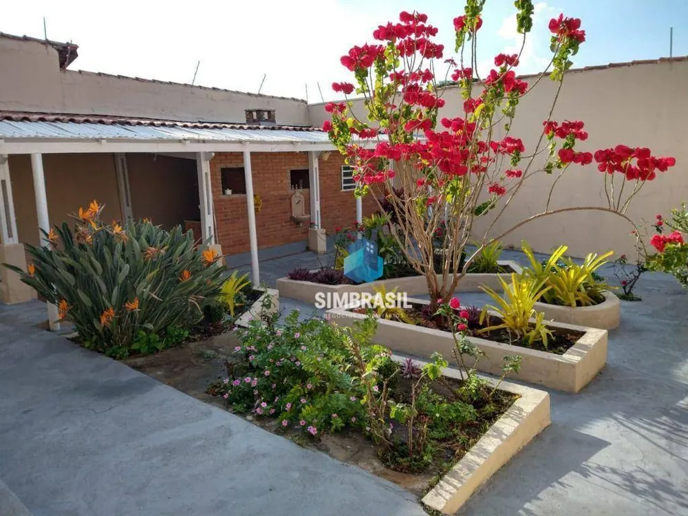 Casa, 3 quartos, 194 m² - Foto 1