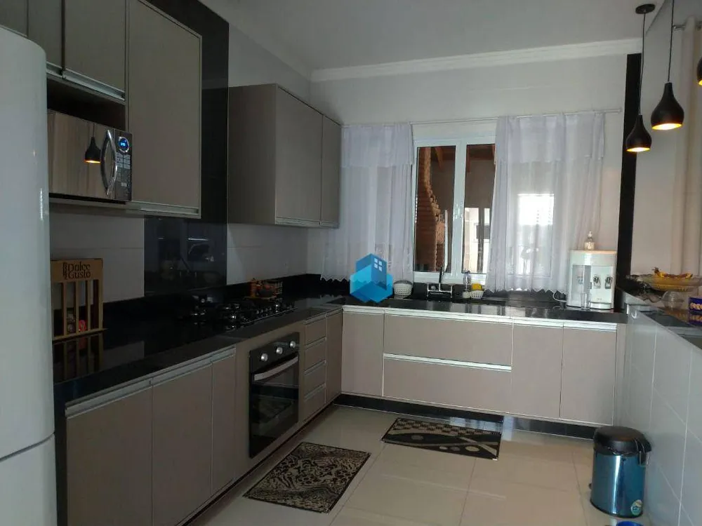 Casa, 3 quartos, 132 m² - Foto 1