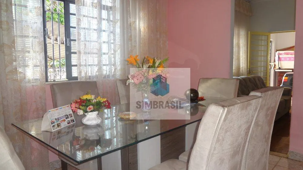 Casa, 3 quartos, 212 m² - Foto 1